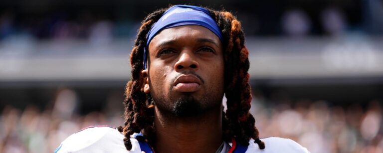 Bills Re-Sign Damar Hamlin to 1-Year Deal After Brutal Injury-Shortened Season
