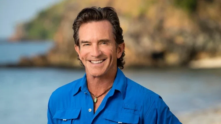 Host Jeff Probst returns for a three-hour live finale on 20 May 2026. (Photo credit: Robert Voets / CBS)