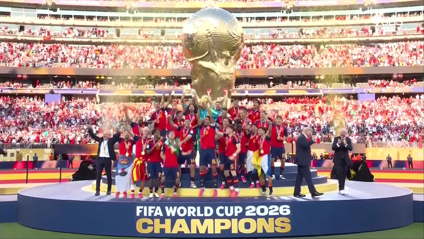 Moment Spain lift World Cup trophy after winning final against Argentina - ABC News